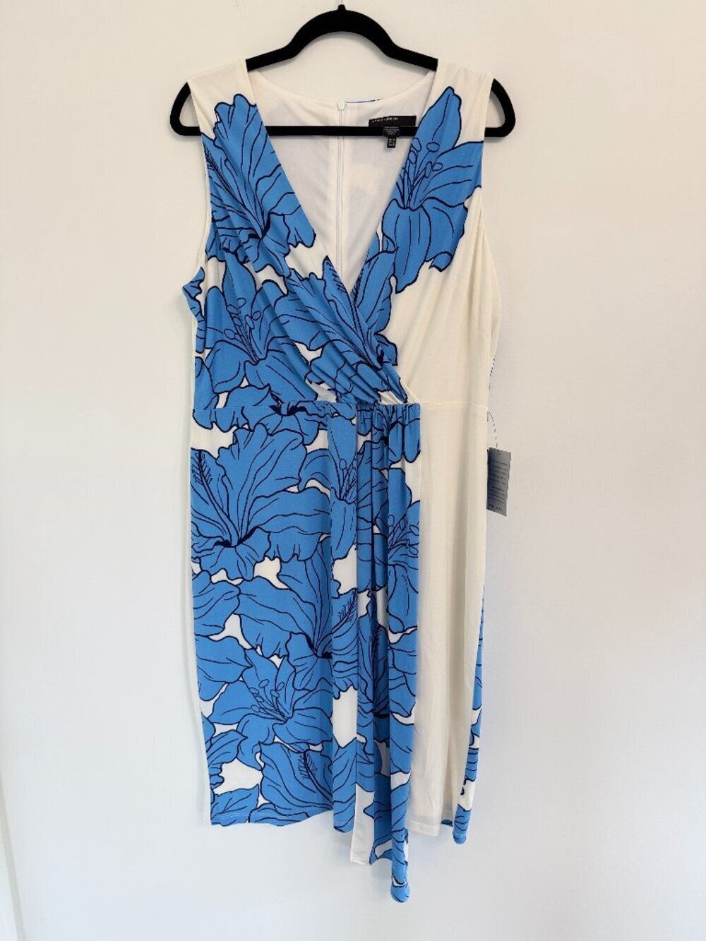 🌸 Maggy London Floral Wrap Dress 🌸
